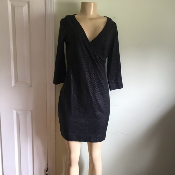 Express Dresses & Skirts - Express NWT black long sleeves fitted slim dress,